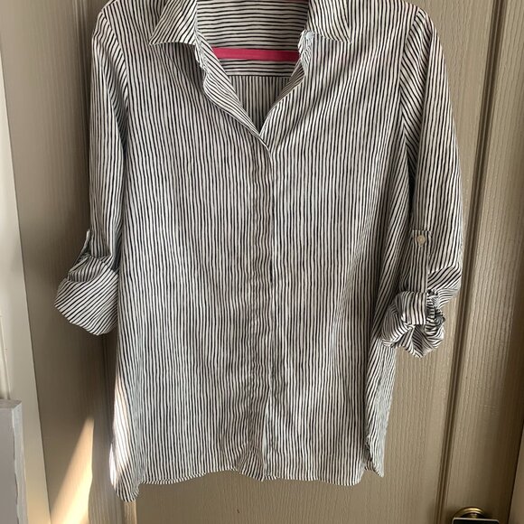 Ellen Tracy Striped Button-Up Shirt Size M – Classic Workwear Staple - Picture 3 of 6